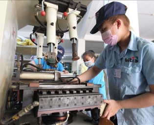 Nghị quyết về Chương trình quốc gia về an toàn, vệ sinh lao động giai đoạn 2021-2025